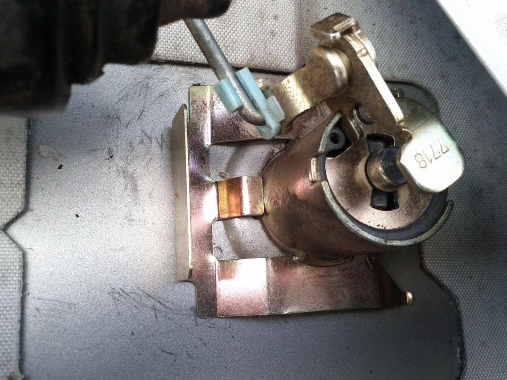 tailgate won't open......... Isuzu SUV Forum